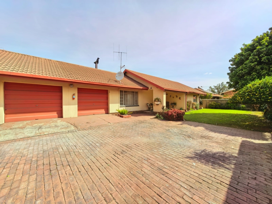 3 Bedroom Property for Sale in Vaalpark Free State
